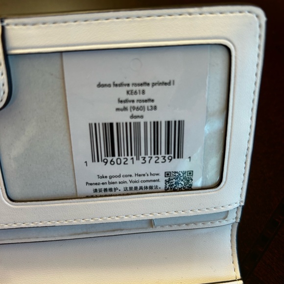 Kate Spade Dana Festive Rosette Wallet NWT - Picture 3 of 9